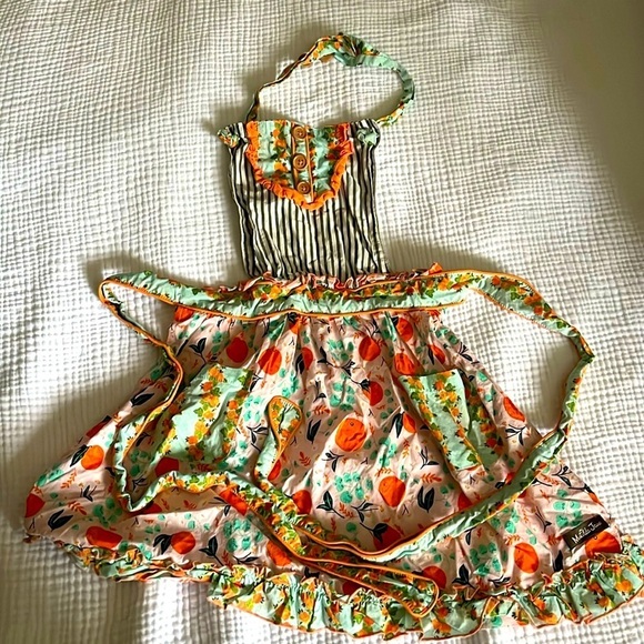Joanne Gaines Girl Smock - Picture 1 of 2